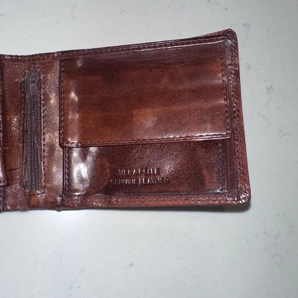 Vera Pelle Men’s Brown Leather Bi-Fold Wallet